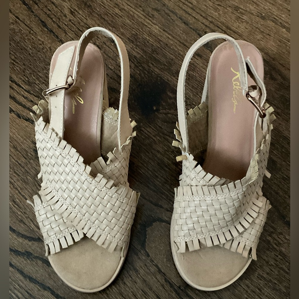 Rebels cream fringed strappy heels 8 NWOB